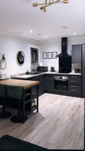 2 Bedroom Dreamy apartment in Plymouth!